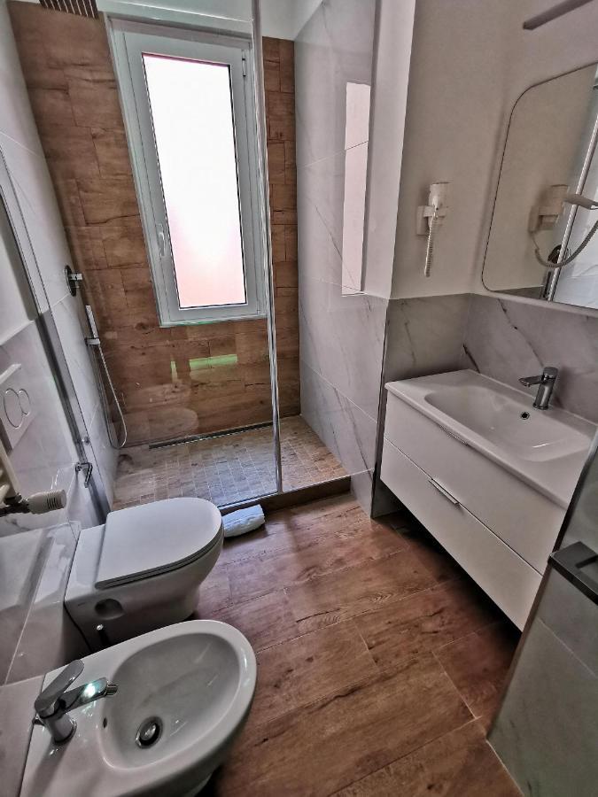 Il Mare Di Roma Deluxe Hotel Lido di Ostia Ngoại thất bức ảnh