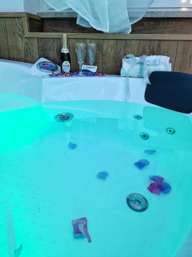 Il Mare Di Roma Deluxe Hotel Lido di Ostia Ngoại thất bức ảnh
